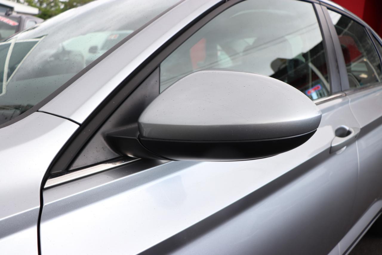 Volkswagen Jetta SE Auto 2024