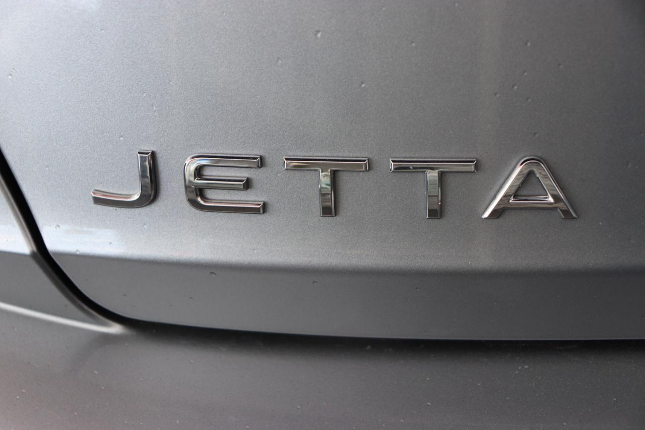 Volkswagen Jetta SE Auto 2024