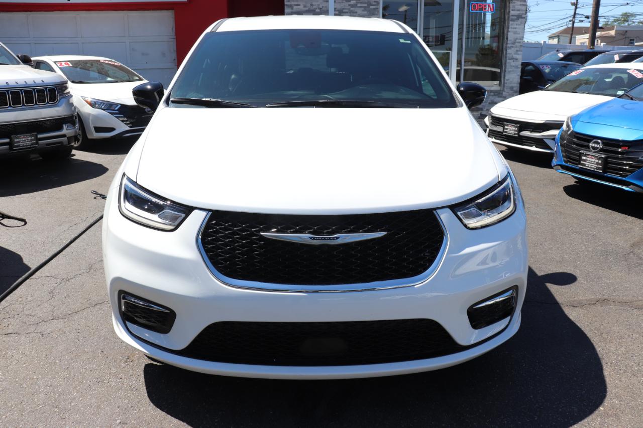 Chrysler Pacifica Select FWD 2026