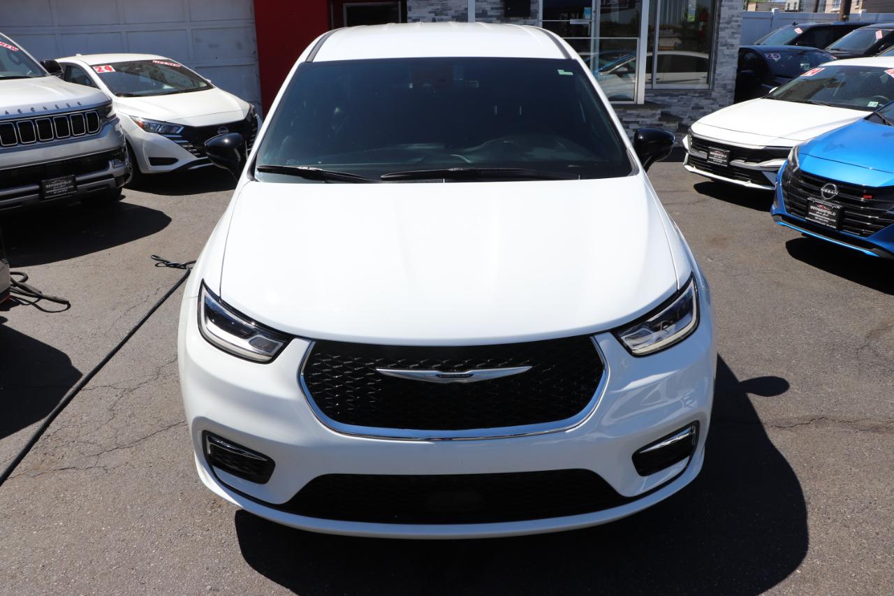 Chrysler Pacifica Select FWD 2026