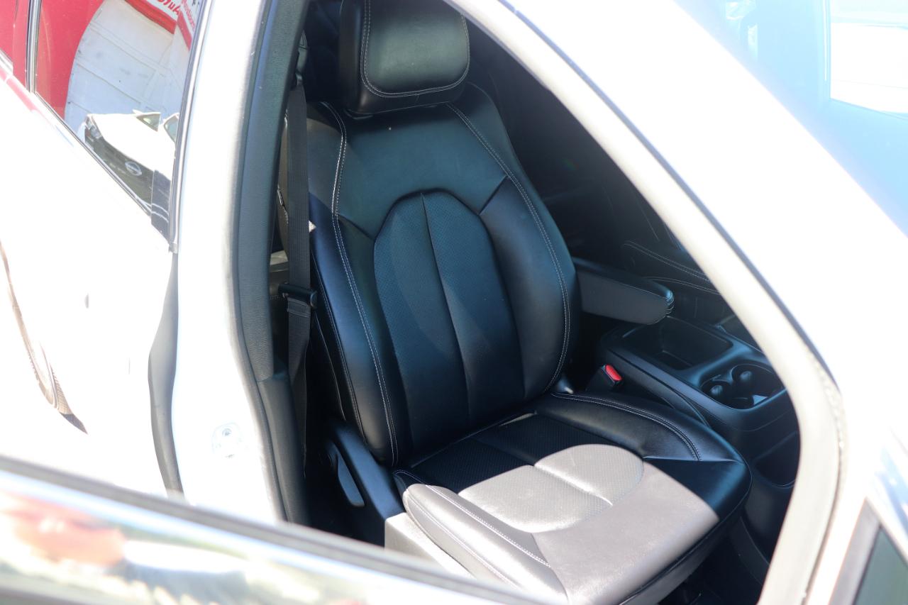 Chrysler Pacifica Select FWD 2026