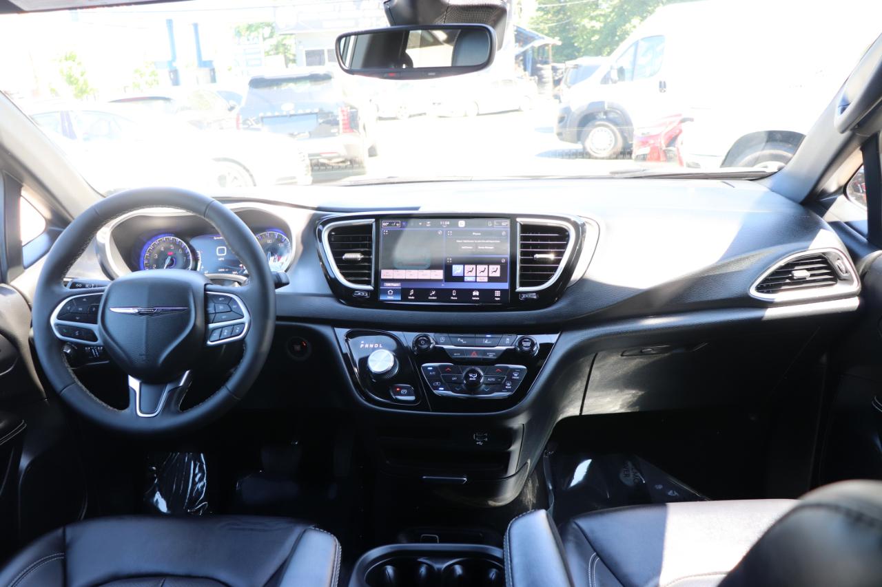Chrysler Pacifica Select FWD 2026