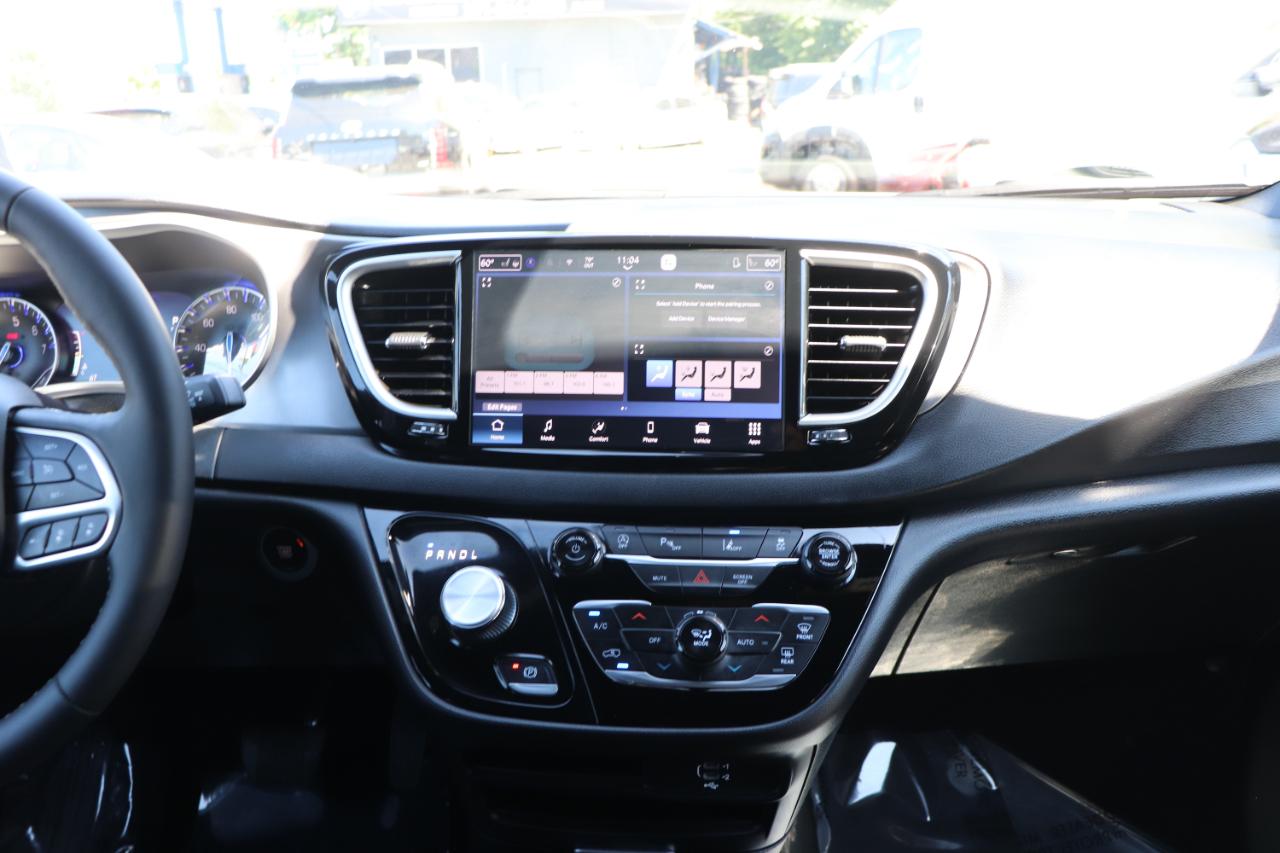 Chrysler Pacifica Select FWD 2026