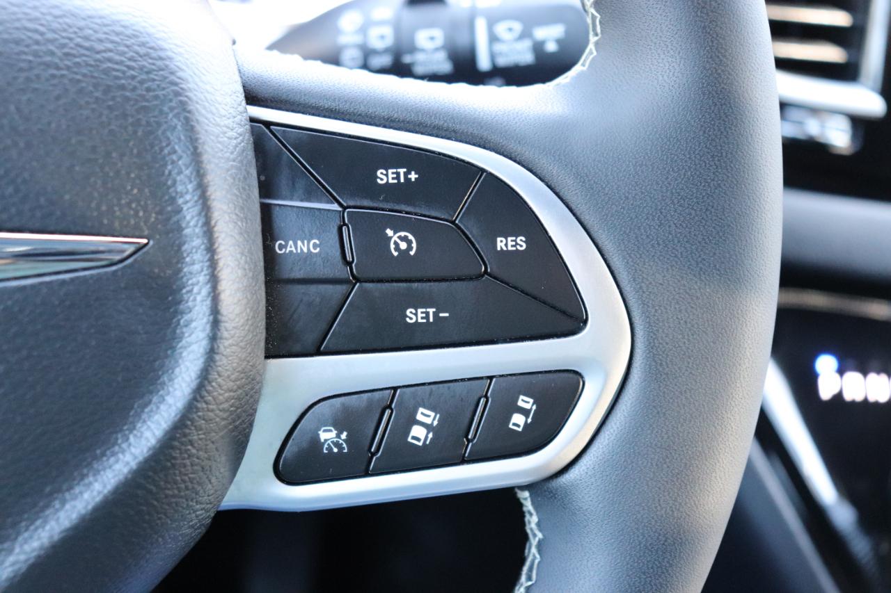 Chrysler Pacifica Select FWD 2026