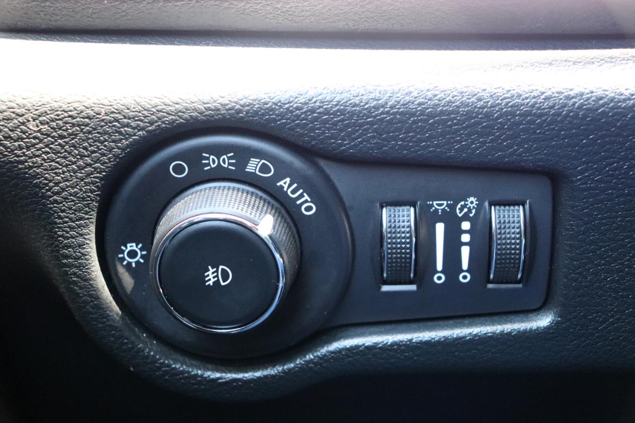 Chrysler Pacifica Select FWD 2026