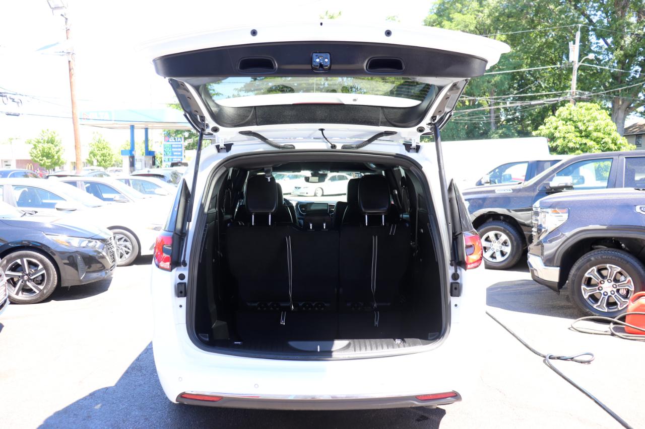 Chrysler Pacifica Select FWD 2026