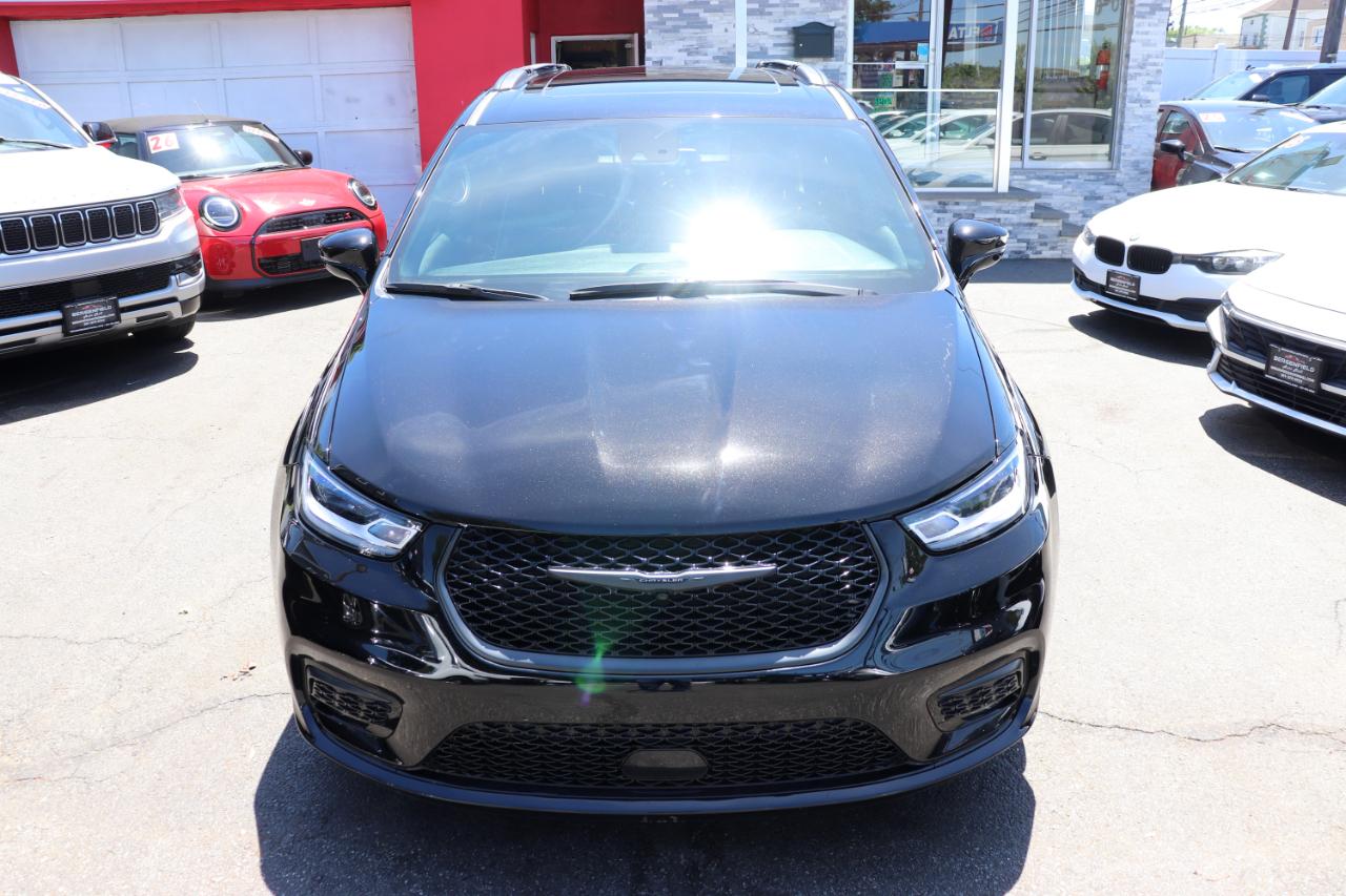 Chrysler Pacifica Limited FWD 2025