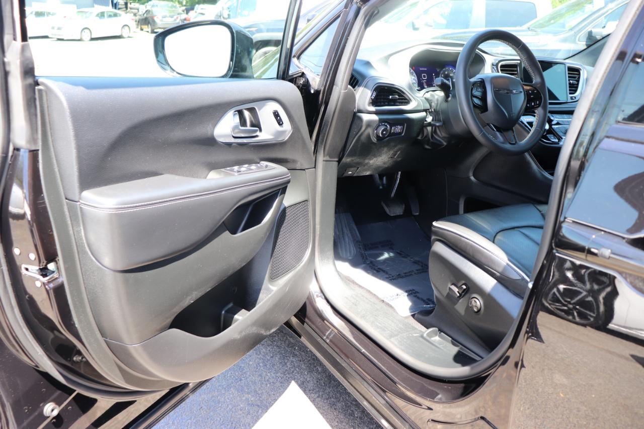 Chrysler Pacifica Limited FWD 2025