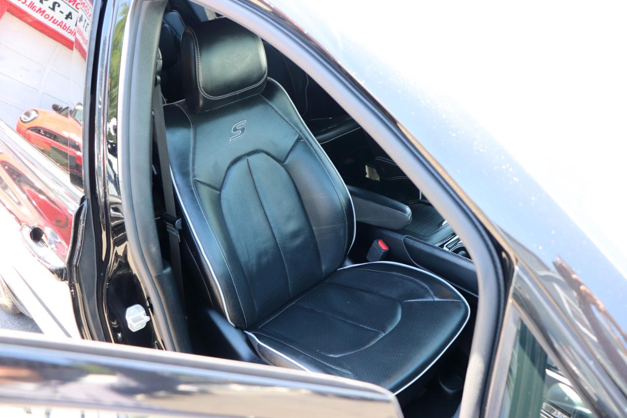 Chrysler Pacifica Limited FWD 2025