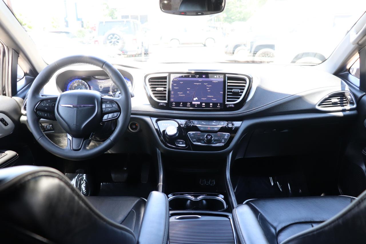 Chrysler Pacifica Limited FWD 2025