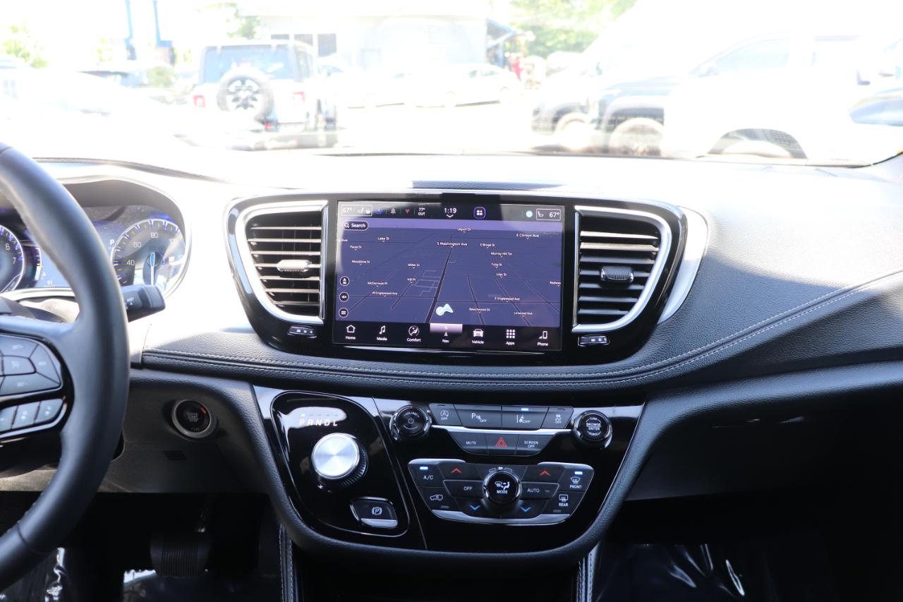 Chrysler Pacifica Limited FWD 2025