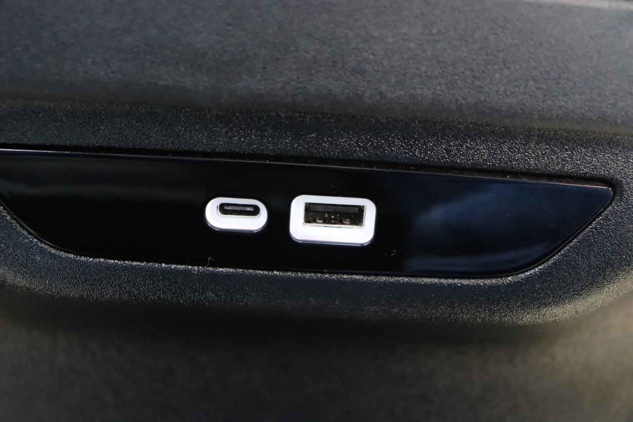 Chrysler Pacifica Limited FWD 2025