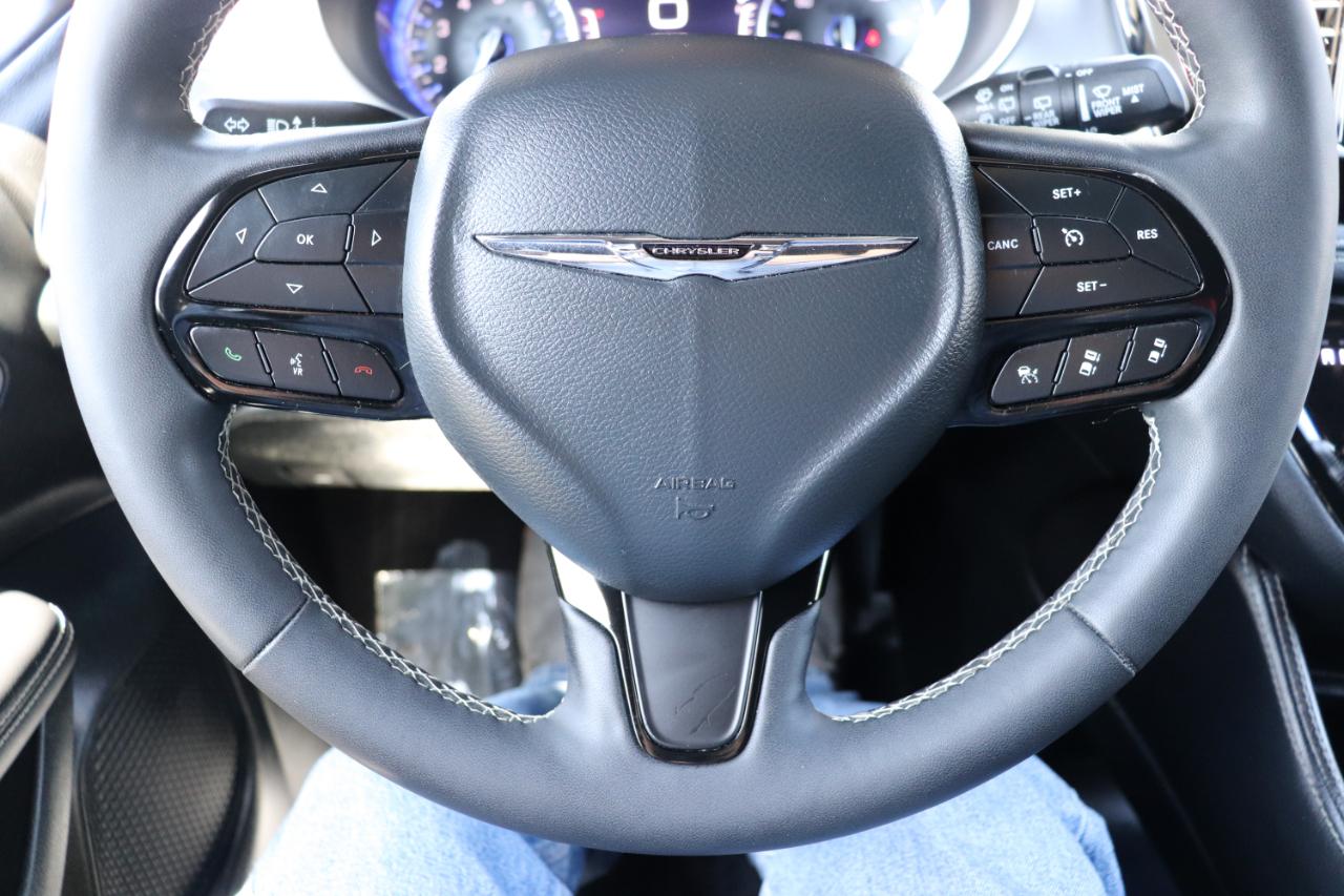 Chrysler Pacifica Limited FWD 2025