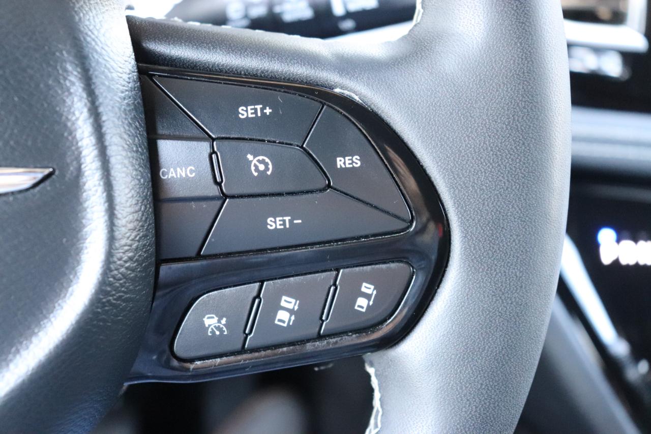 Chrysler Pacifica Limited FWD 2025
