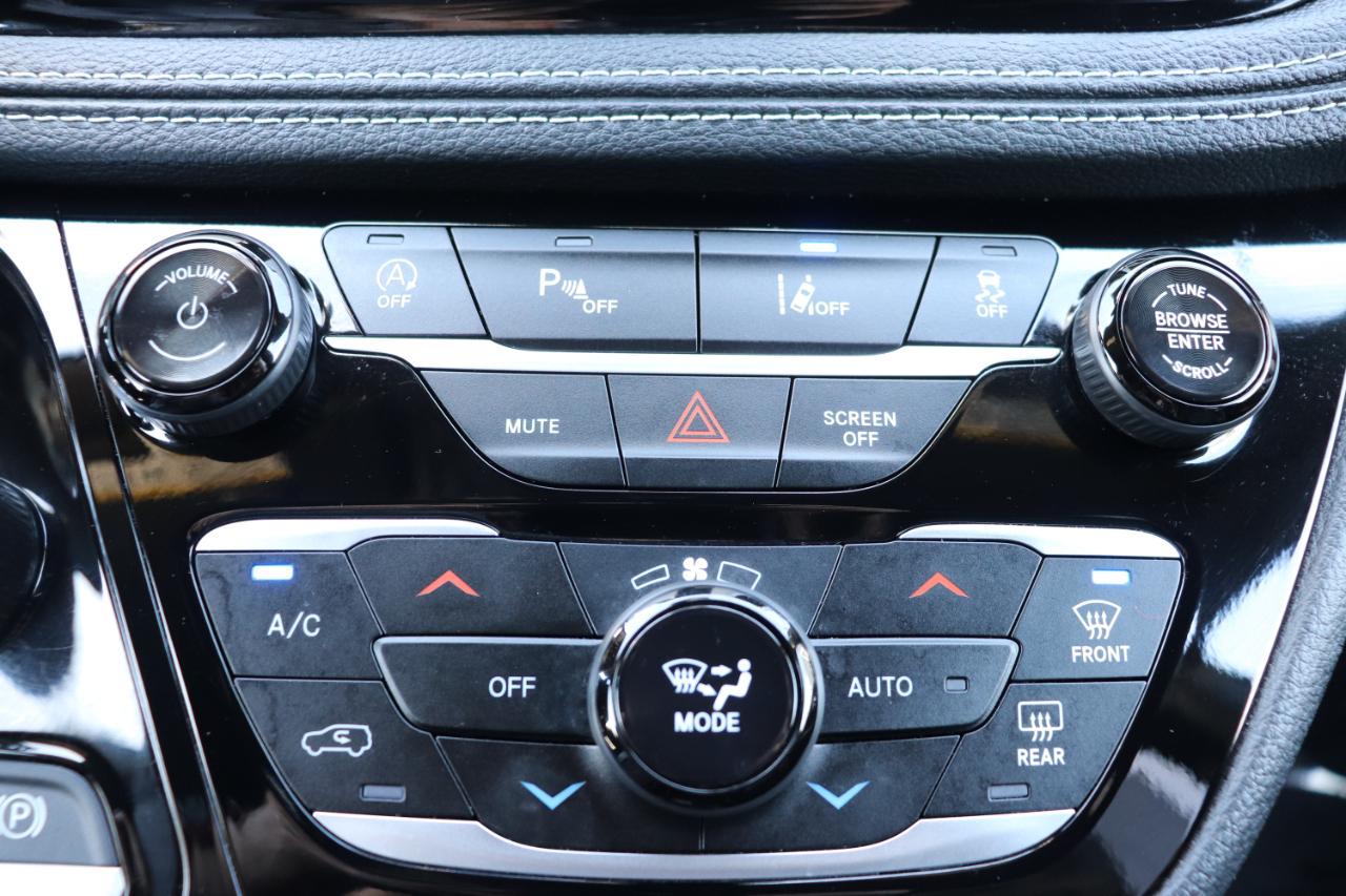 Chrysler Pacifica Limited FWD 2025