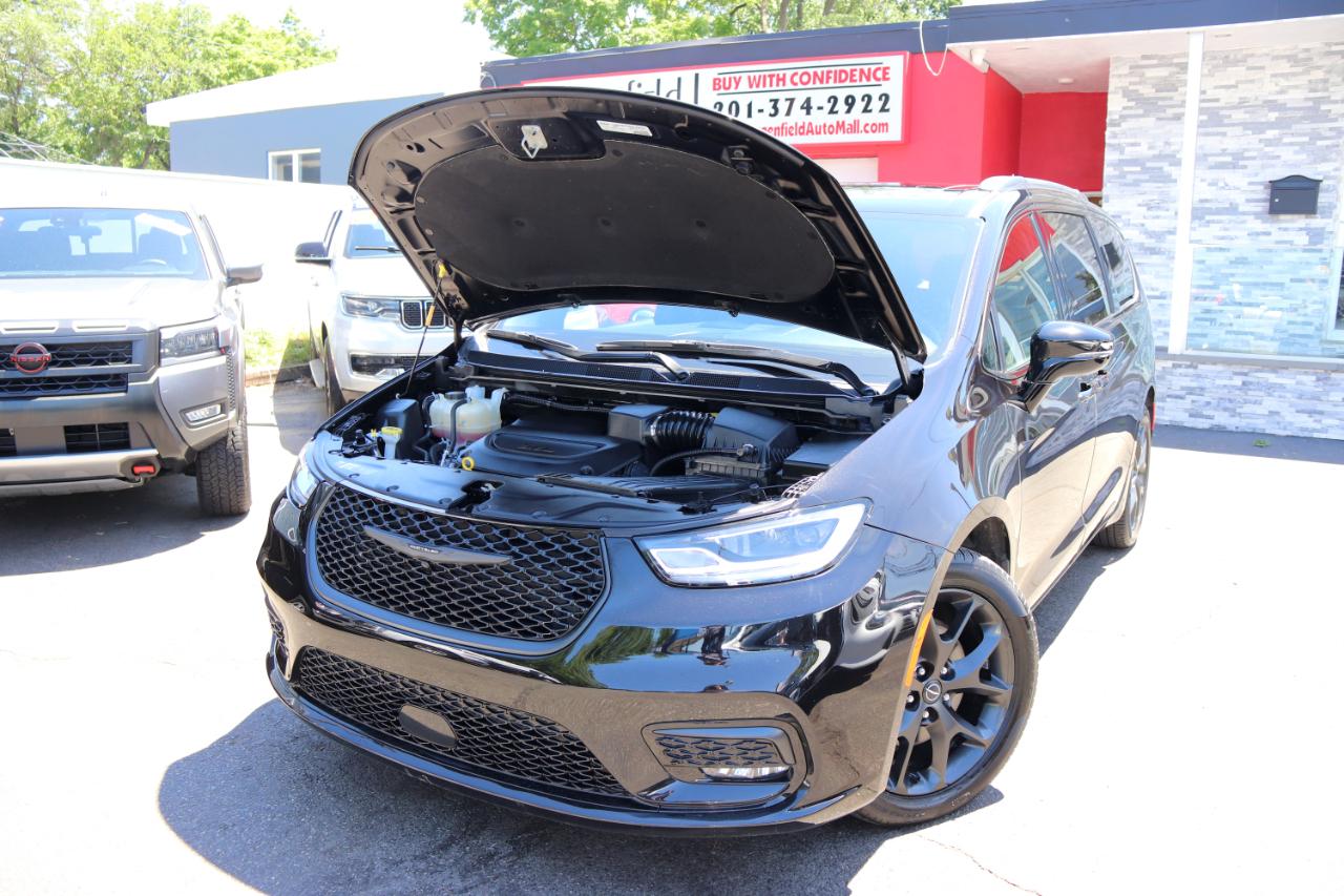 Chrysler Pacifica Limited FWD 2025