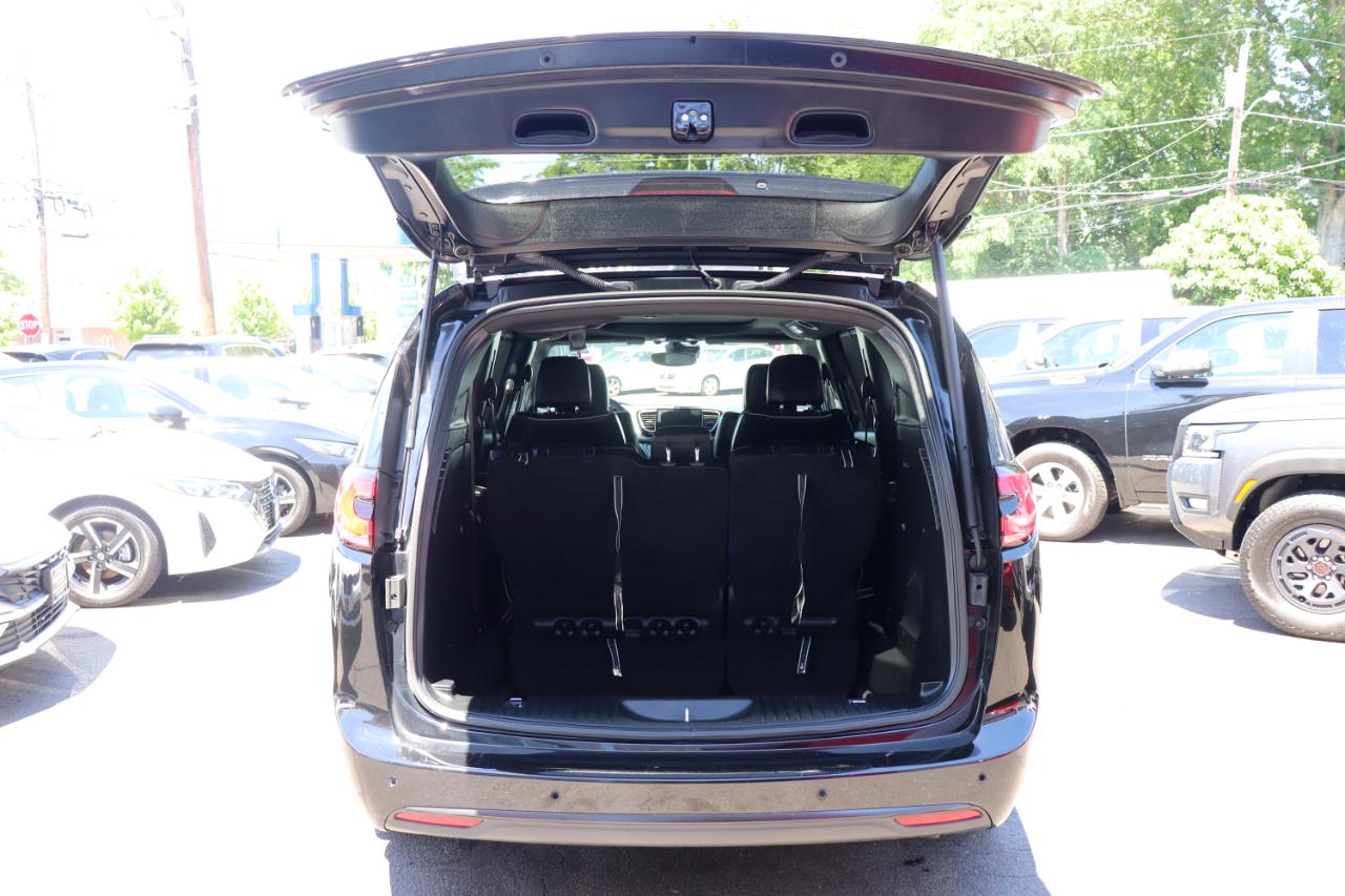 Chrysler Pacifica Limited FWD 2025