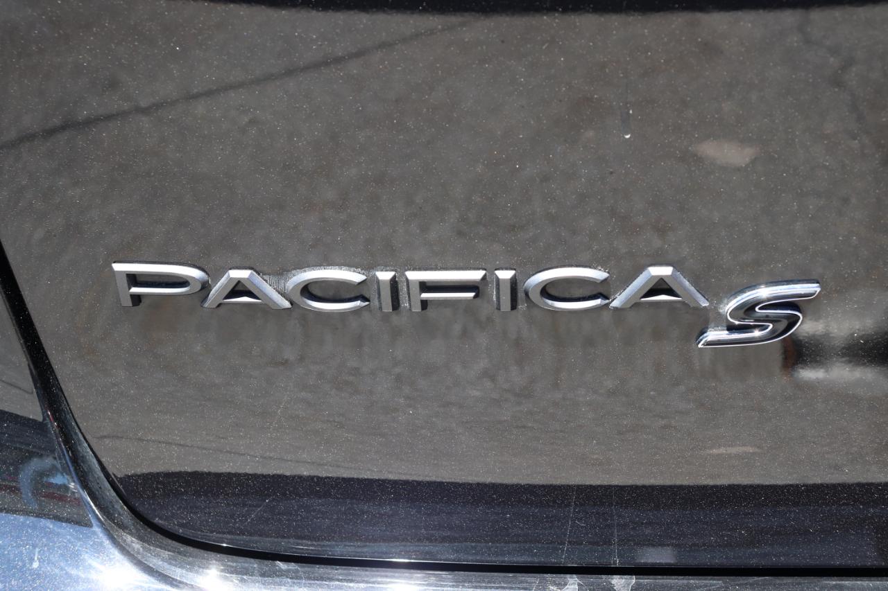 Chrysler Pacifica Limited FWD 2025