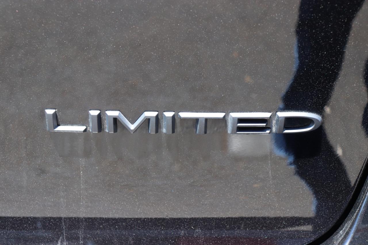 Chrysler Pacifica Limited FWD 2025