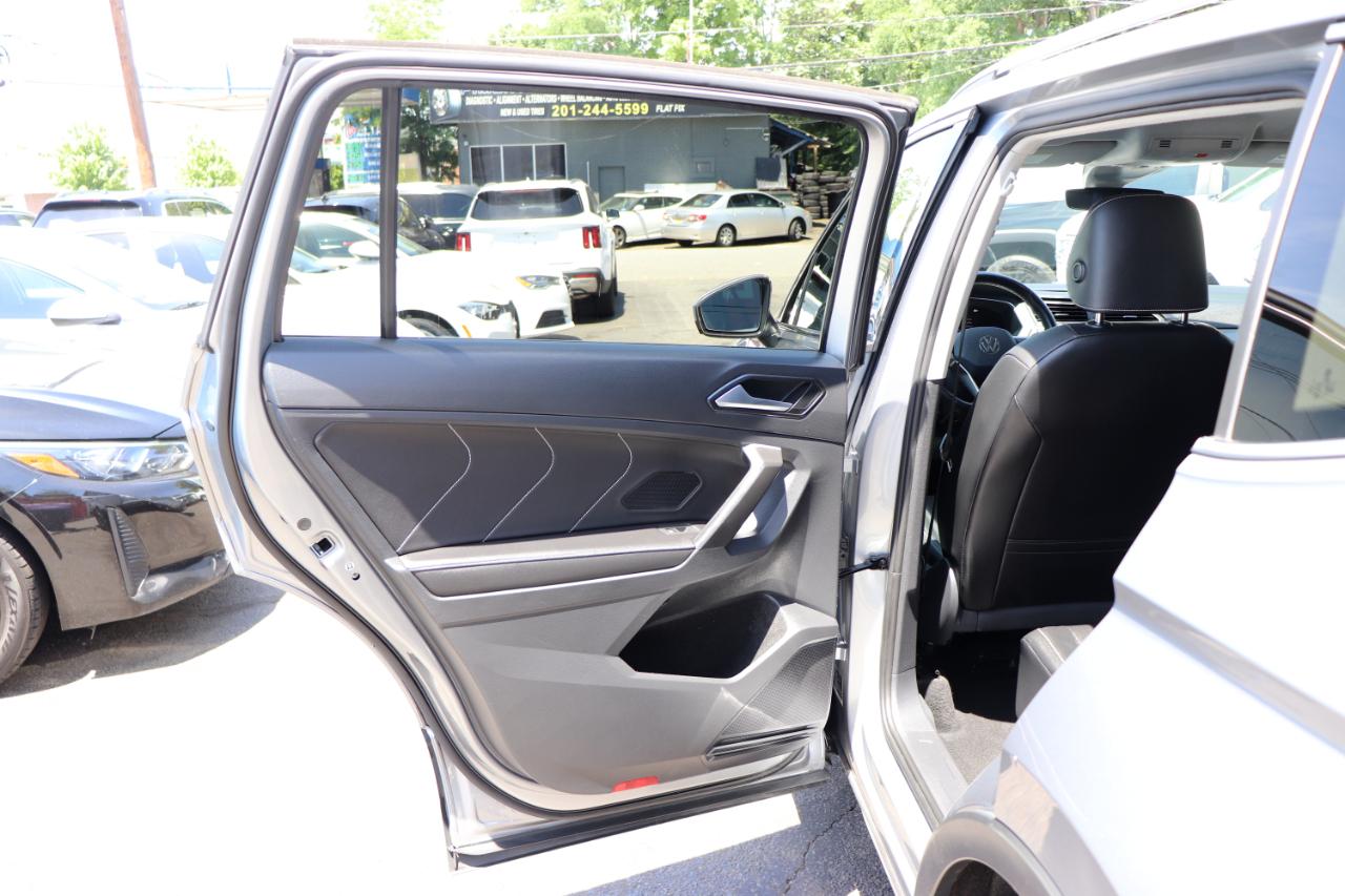 Volkswagen Tiguan 2.0T SE FWD 2024