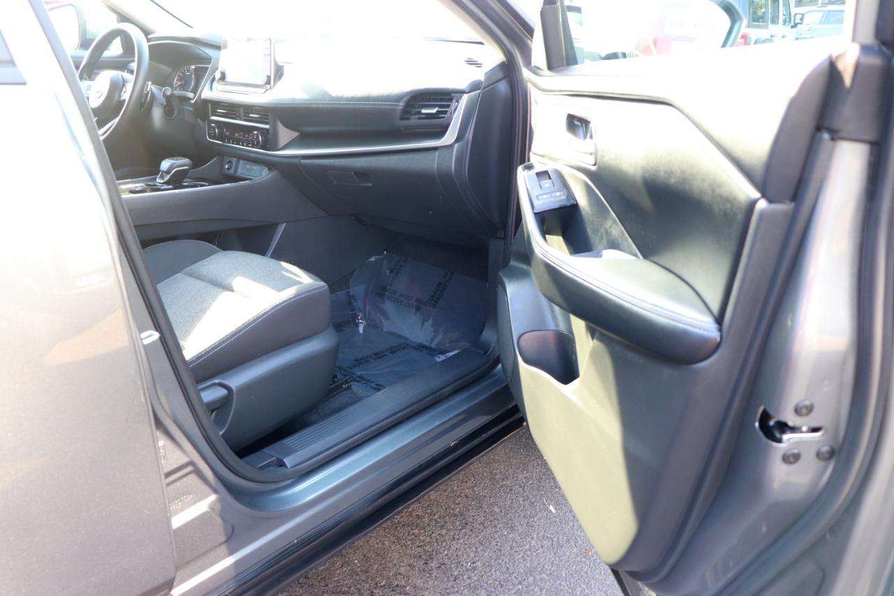 Nissan Rogue FWD SV 2024