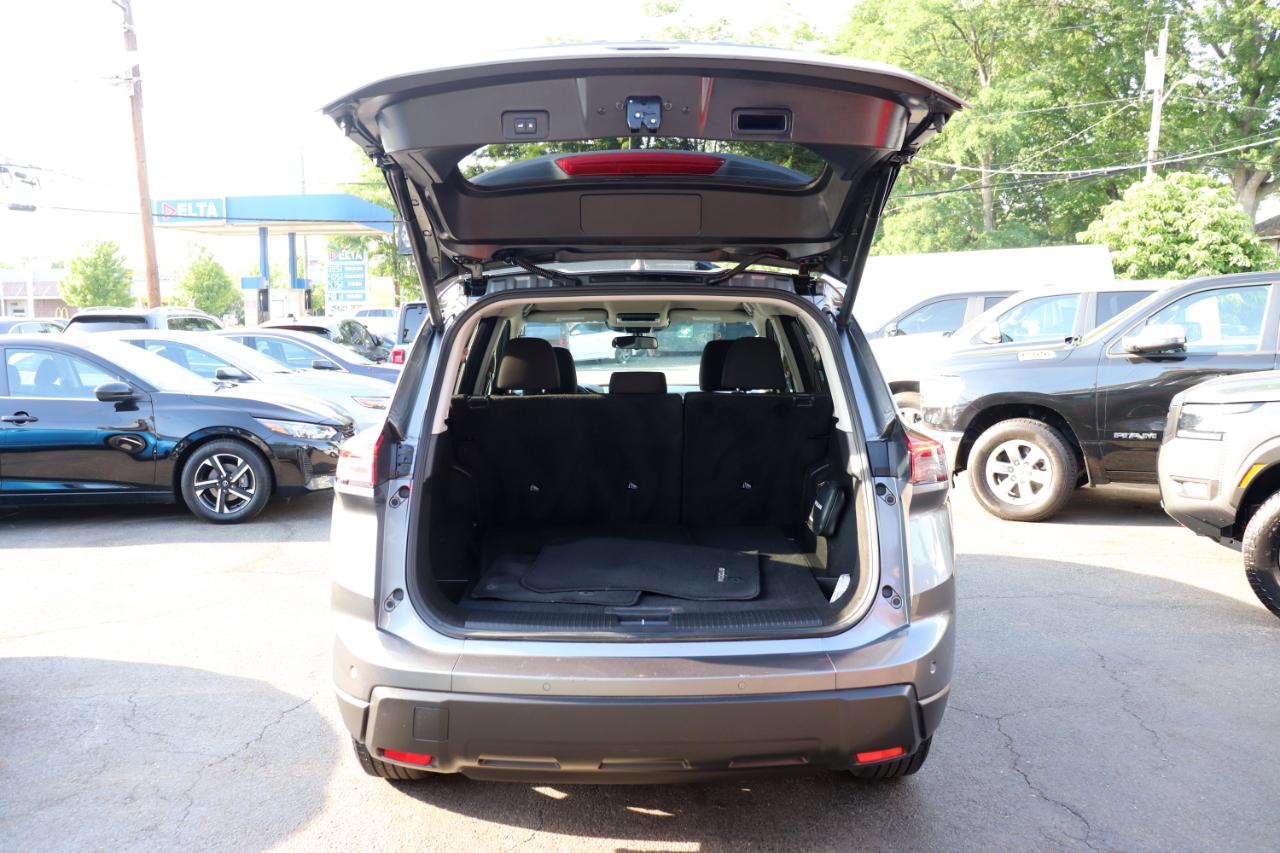 Nissan Rogue FWD SV 2024