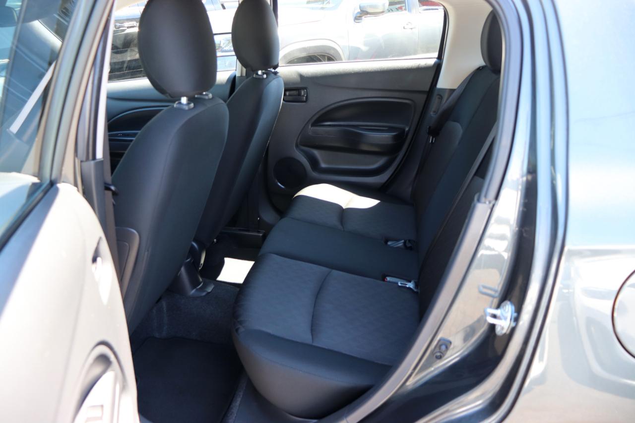 Mitsubishi Mirage ES CVT 2024