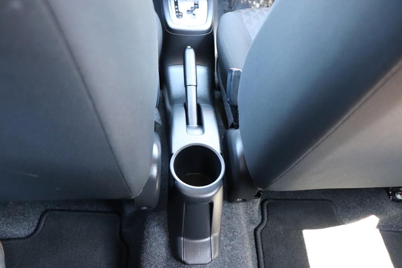 Mitsubishi Mirage ES CVT 2024