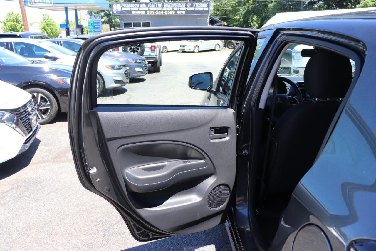 Mitsubishi Mirage ES CVT 2024