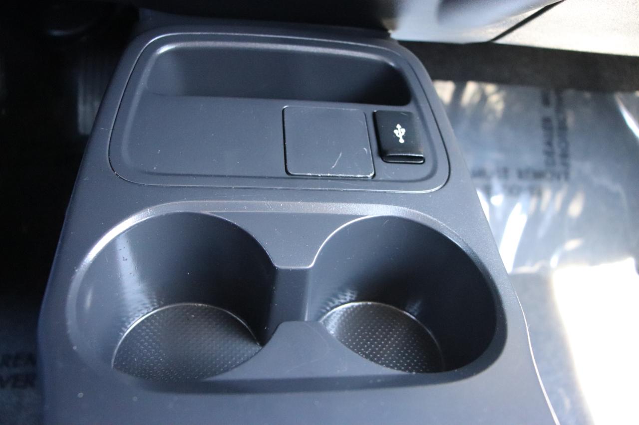 Mitsubishi Mirage ES CVT 2024