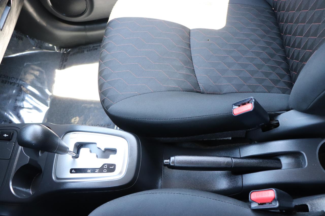Mitsubishi Mirage ES CVT 2024