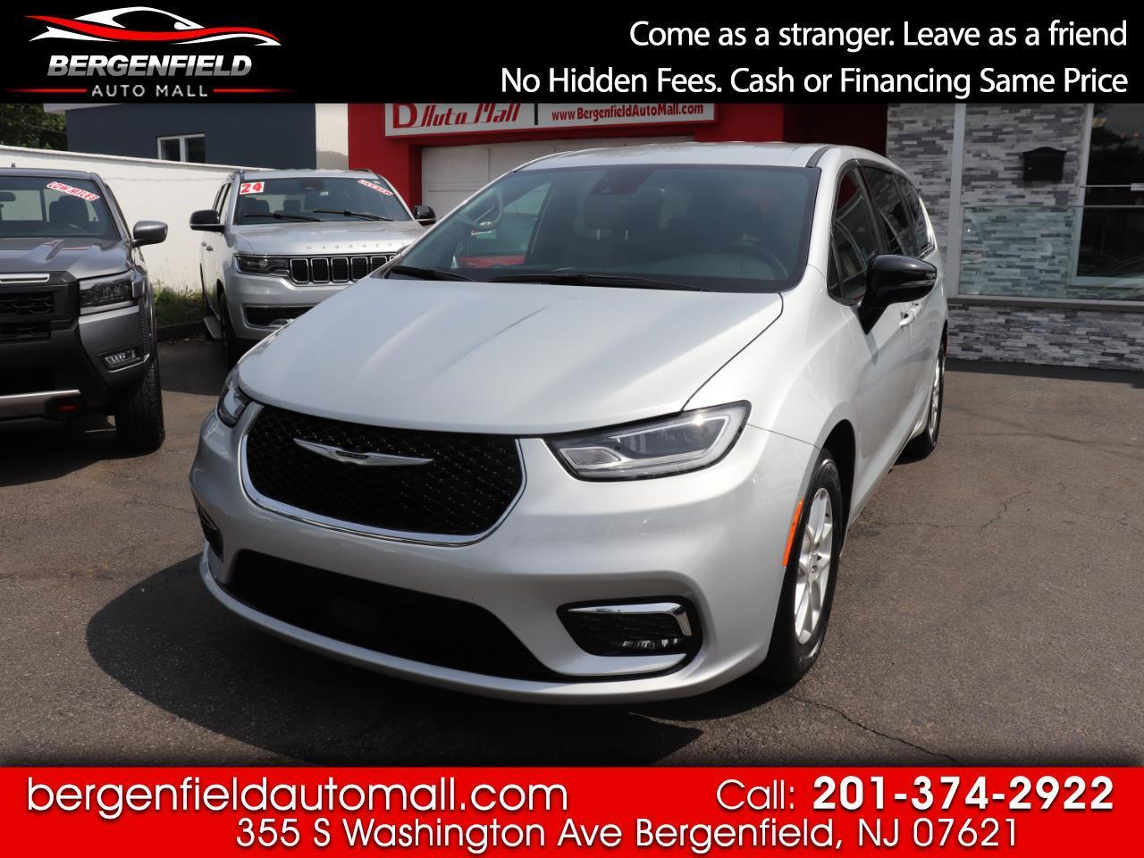 Chrysler Pacifica Select FWD 2026
