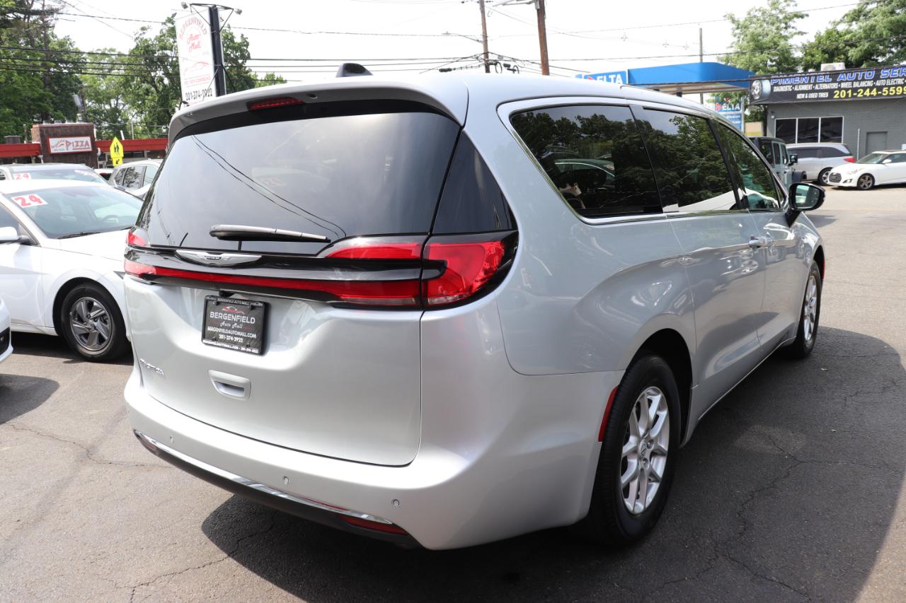 Chrysler Pacifica Select FWD 2026