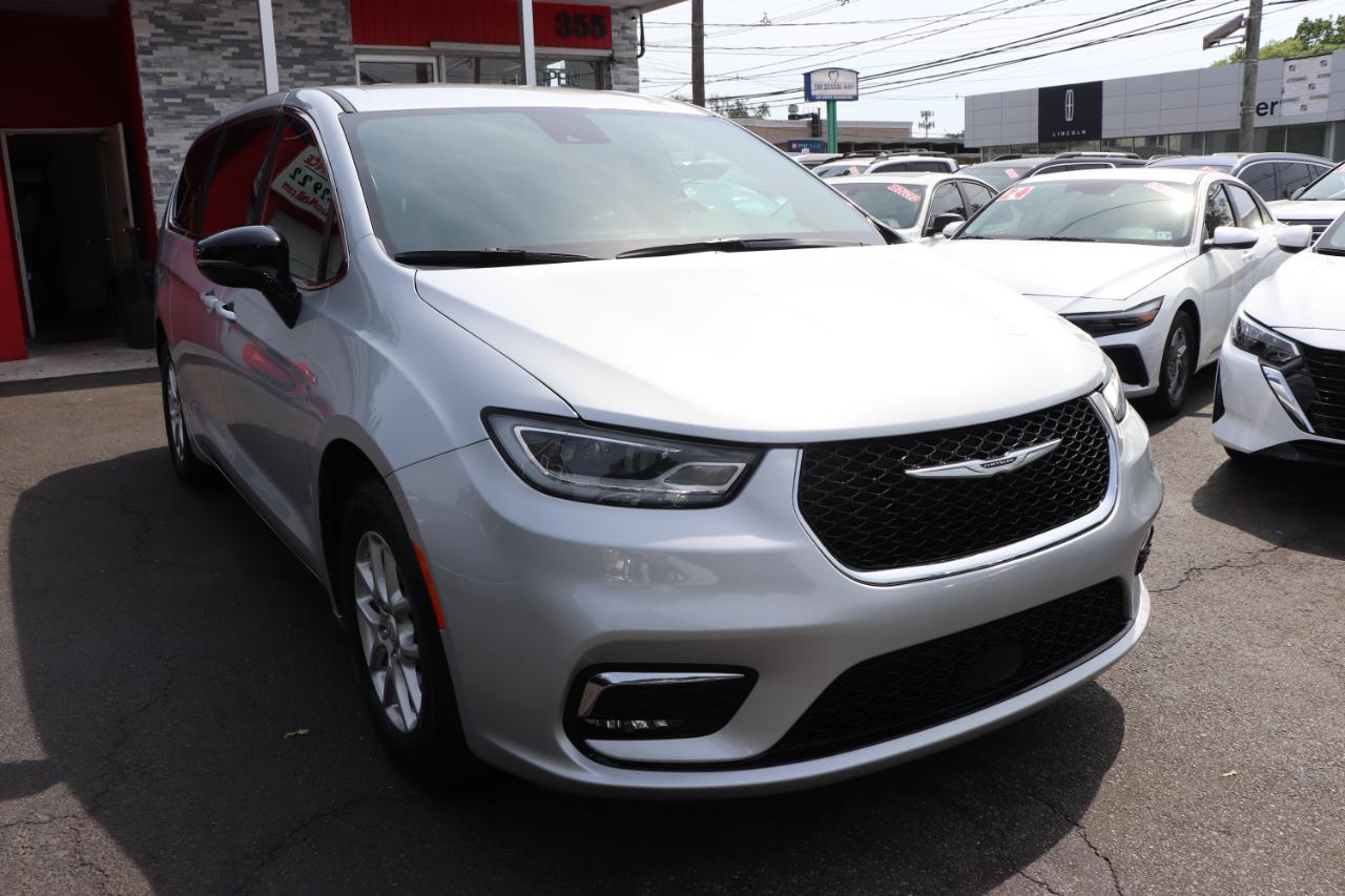 Chrysler Pacifica Select FWD 2026