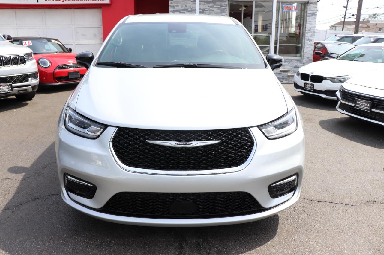 Chrysler Pacifica Select FWD 2026
