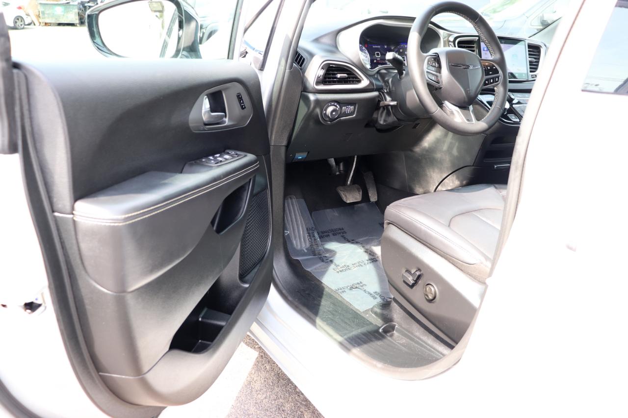 Chrysler Pacifica Select FWD 2026