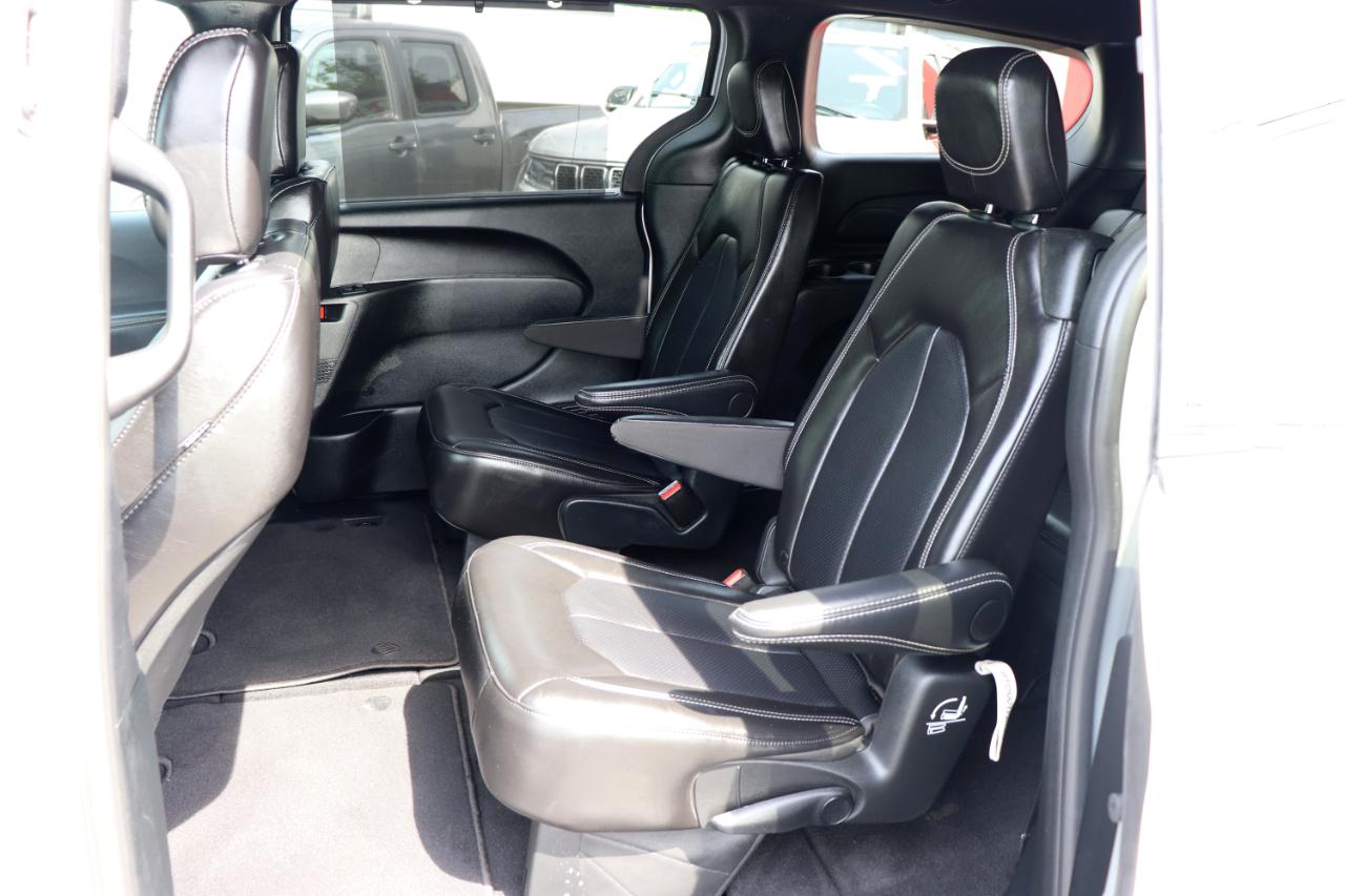 Chrysler Pacifica Select FWD 2026