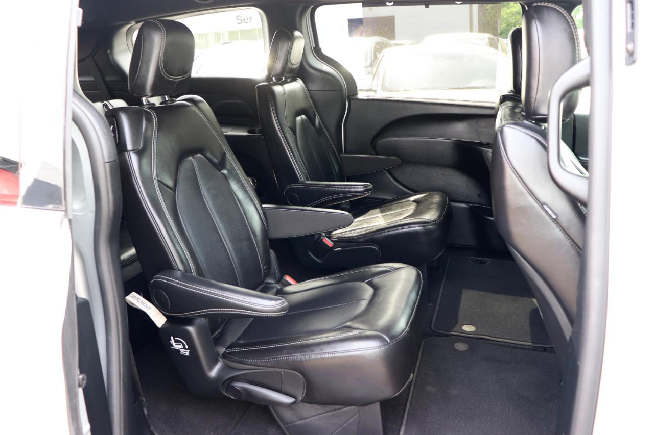 Chrysler Pacifica Select FWD 2026