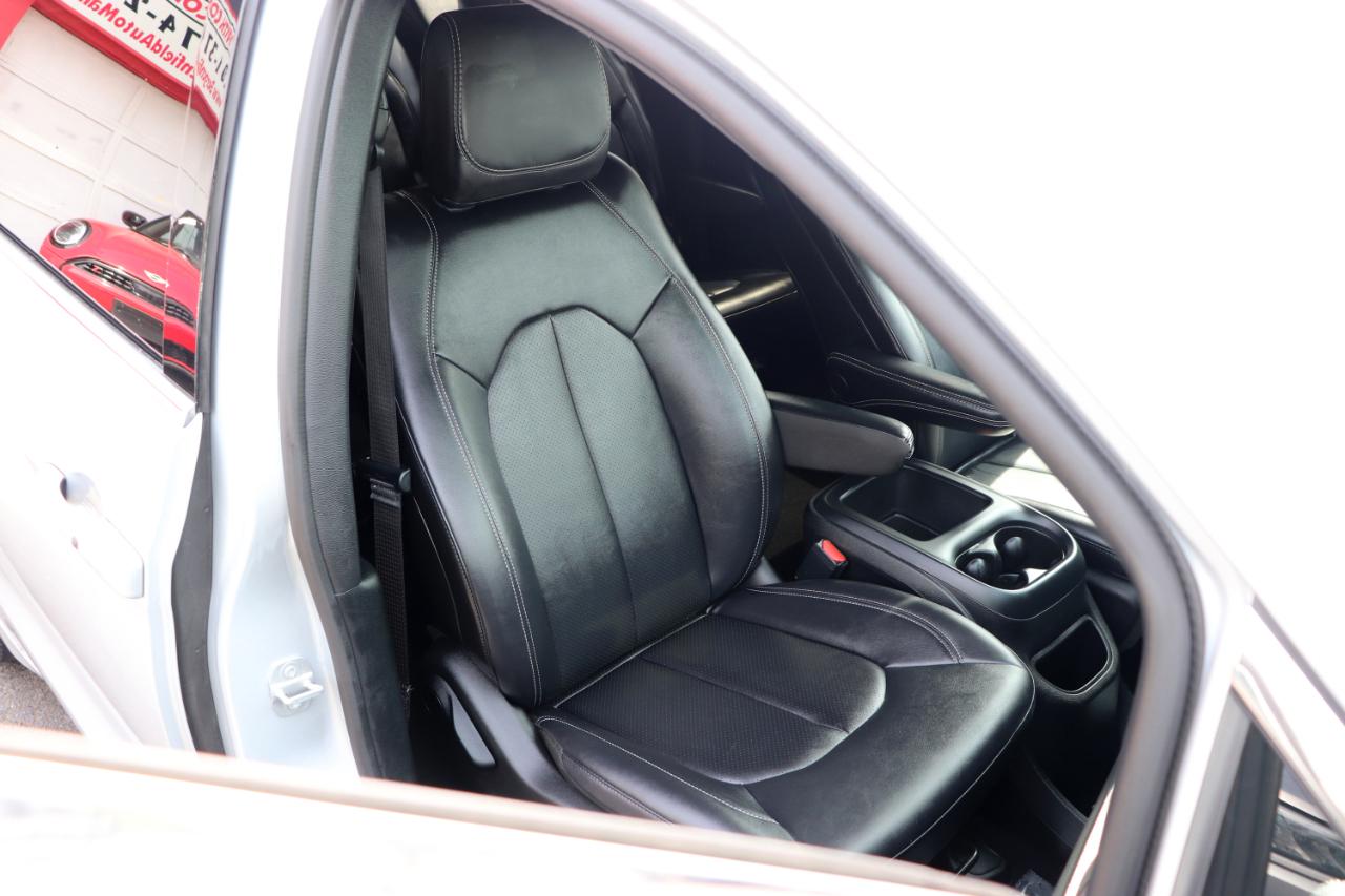 Chrysler Pacifica Select FWD 2026