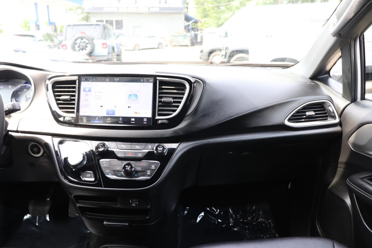 Chrysler Pacifica Select FWD 2026