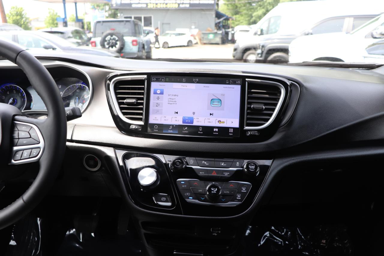Chrysler Pacifica Select FWD 2026