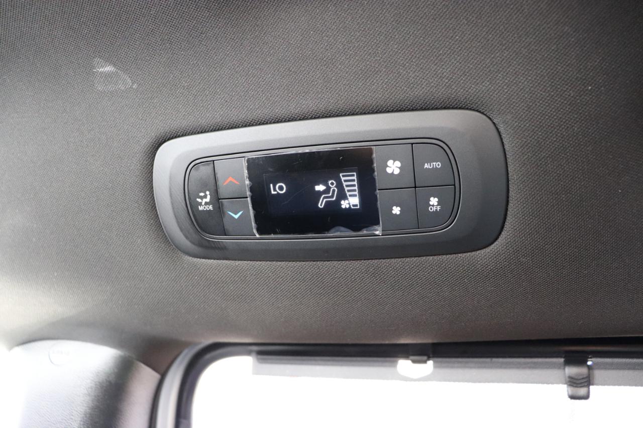 Chrysler Pacifica Select FWD 2026