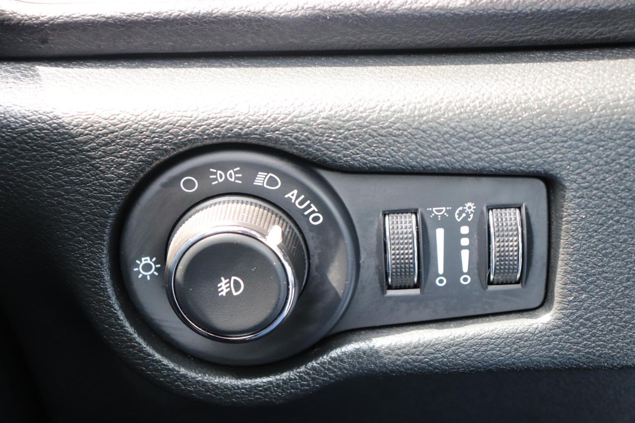 Chrysler Pacifica Select FWD 2026