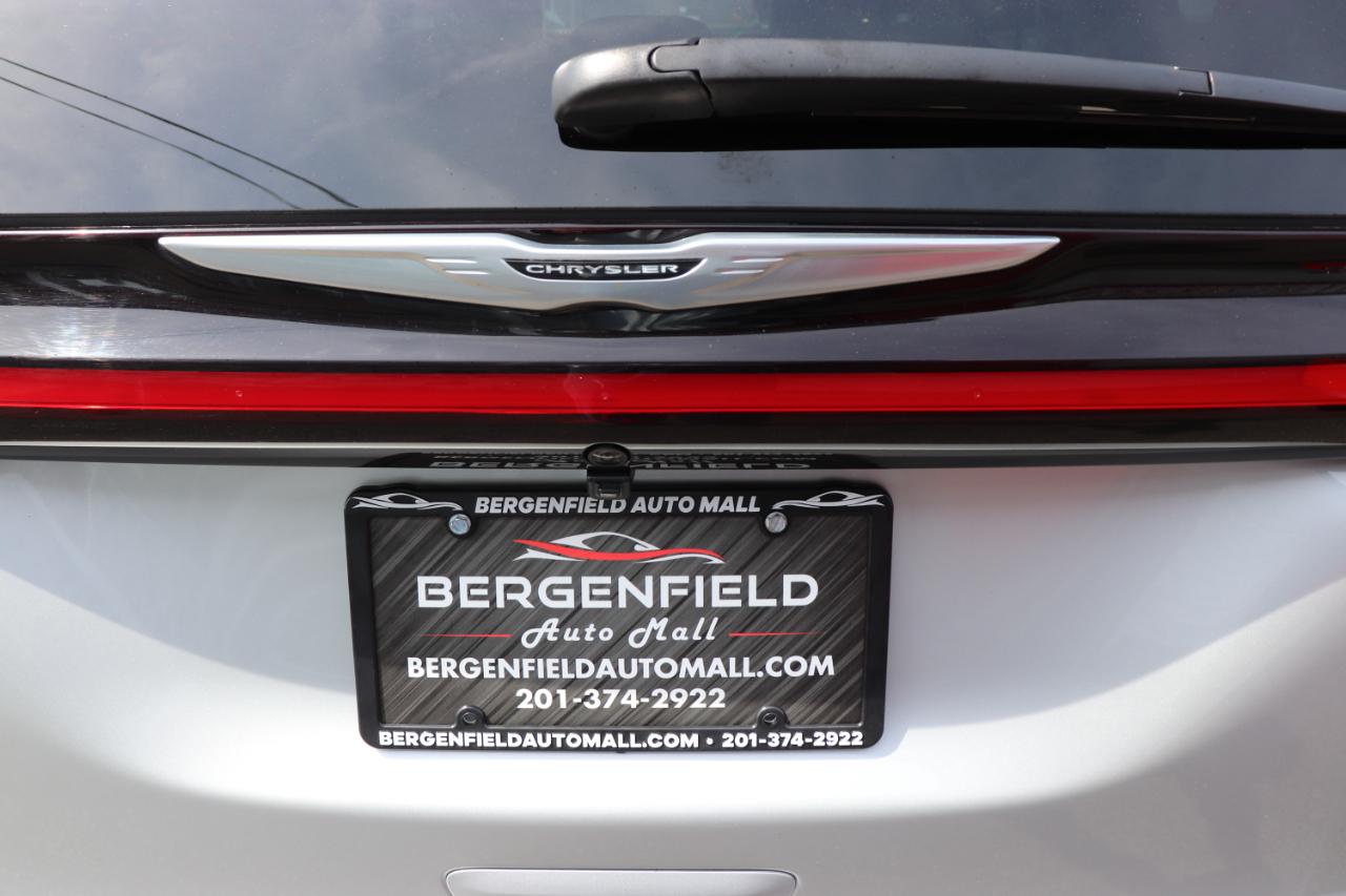Chrysler Pacifica Select FWD 2026
