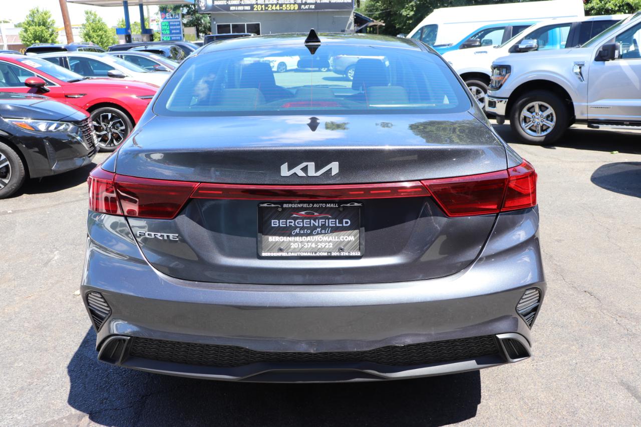 Kia Forte LXS IVT 2023