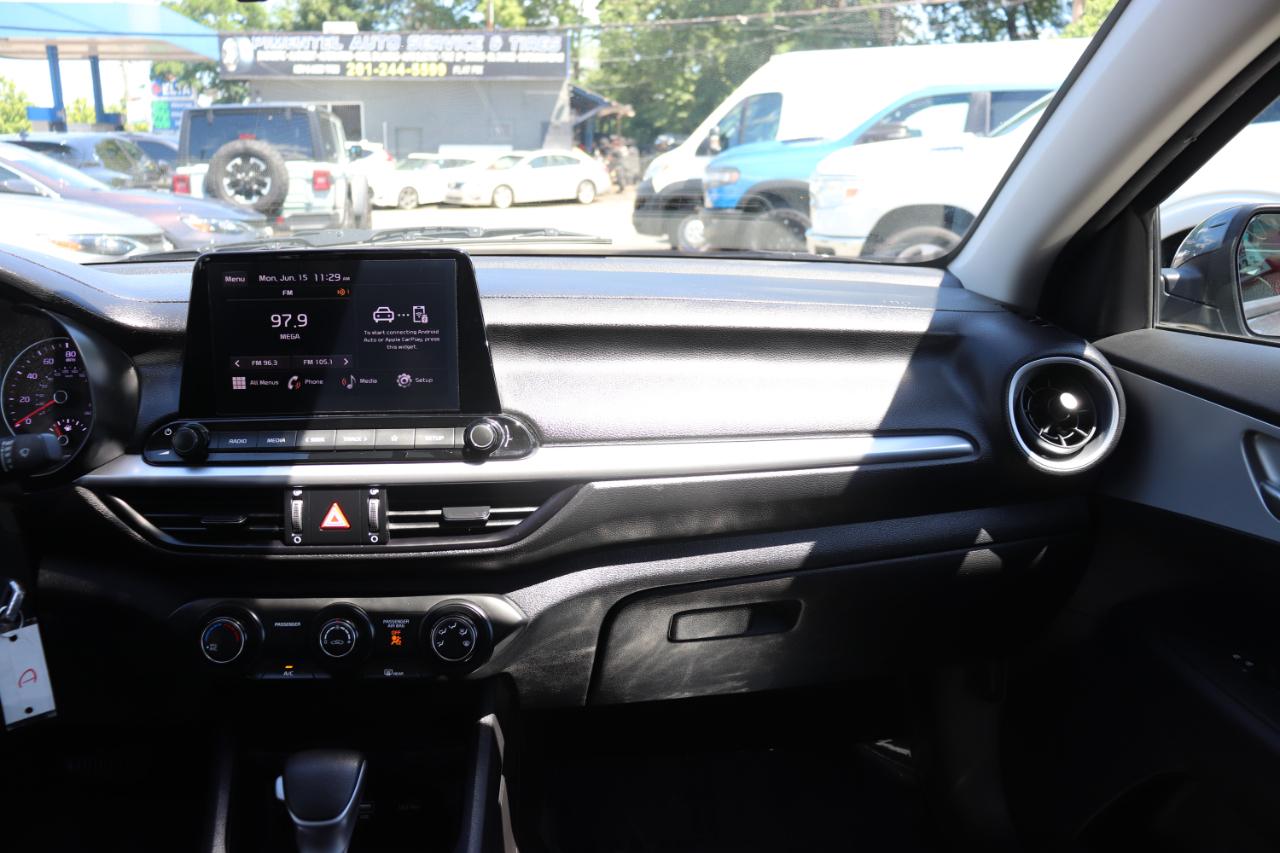 Kia Forte LXS IVT 2023