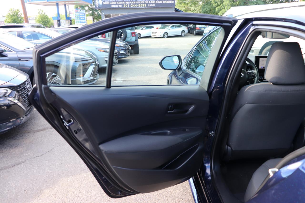 Toyota Corolla LE CVT (Natl) 2024
