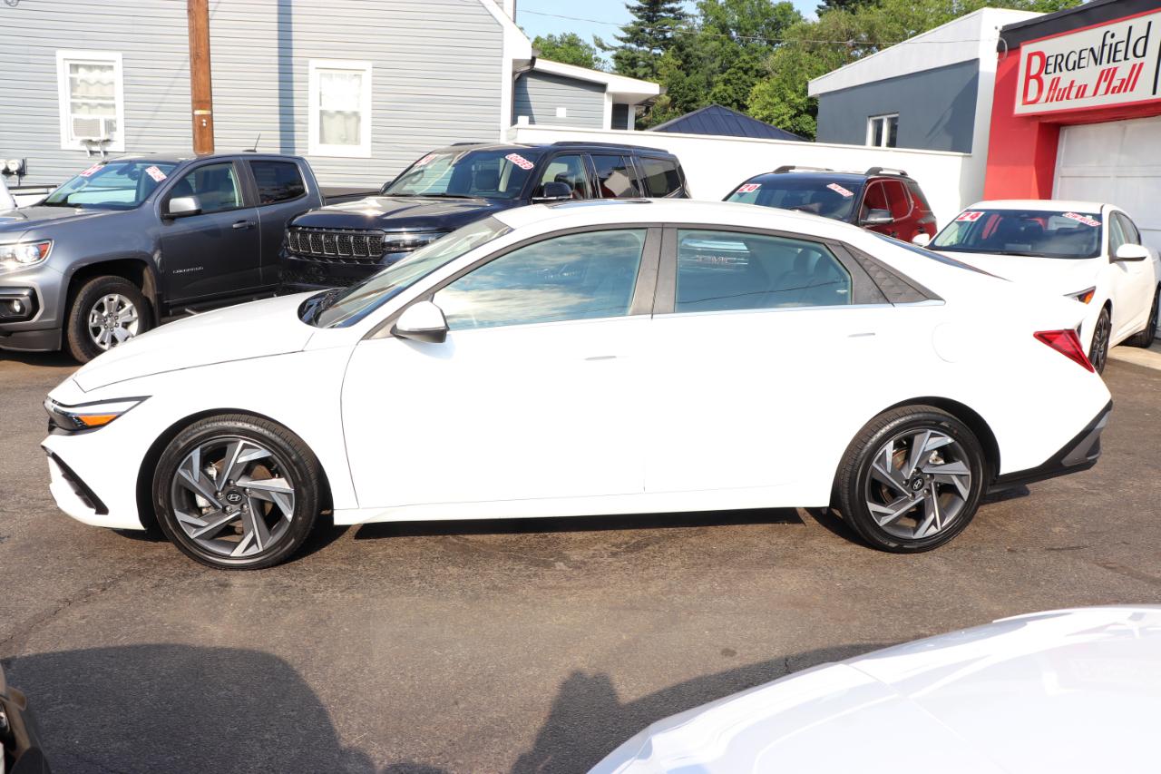 Hyundai Elantra Limited IVT 2025