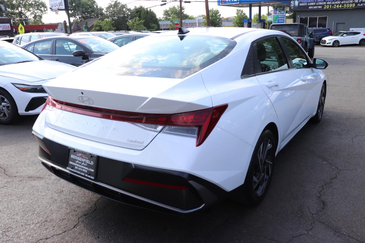 Hyundai Elantra Limited IVT 2025