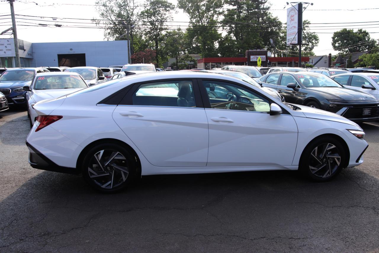Hyundai Elantra Limited IVT 2025